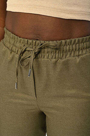 KADIN BELİ LASTİKLİ RAHAT KALIP REGULAR DÜZ RENK PANTOLON