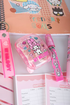 x Dekomus Lisanslı My Melody & Best Friends 15 Parça Kırtasiye Seti 2 Adet Defter,Çıtçıt Dosya