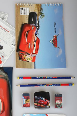 x Dekomus Lisanslı Cars 18 Parça Kırtasiye Seti Resim Defteri,Pastel Boya,Çıtçıt Dosya