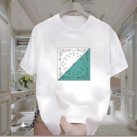 Gri Etnik Desen Baskılı Beyaz Oversize Tshirt