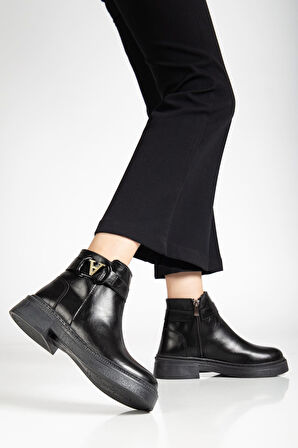 Kadın Tokalı Soğuk Geçirmez Parlak Siyah Kışlık Bot  