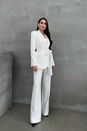 Beyaz Çizgili Kuşaklı Ceket Pantolon Takım