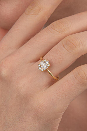 14 Ayar Altın Kenar Taşlı Baget Yüzük