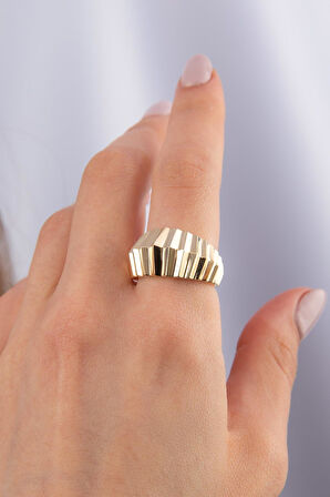 14 Ayar Altın Piramit Yüzük