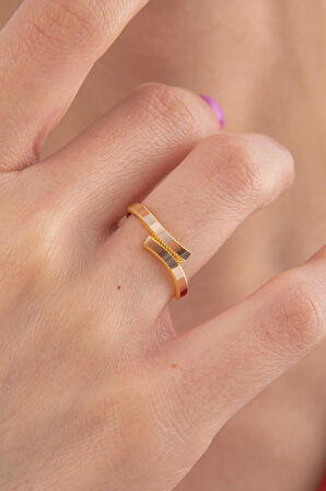 22 Ayar Görünümlü 14 Ayar Altın Oval Sarmal Ajda Yüzük