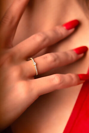 14 Ayar Altın Yarım Tur Taşlı Tek Taş Yüzük