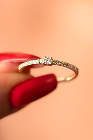 14 Ayar Altın Yarım Tur Taşlı Tek Taş Yüzük