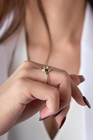 14 Ayar Altın Siyah Mineli Tektaş Yüzük