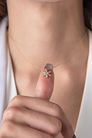 14 Ayar Altın Taşlı Çiçek Motifli Kolye