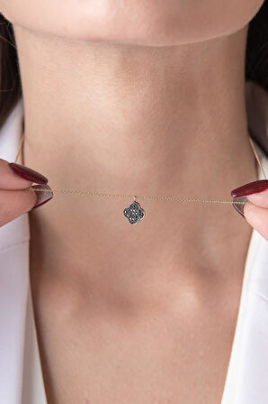 14 Ayar Altın Onix Taşlı Yonca Kolye