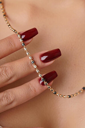 14 Ayar Altın Siyah Mine Detaylı Adelle Kolye