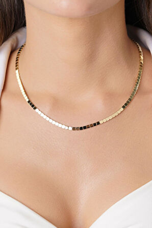 14 Ayar Altın Kare Dizisi Kolye