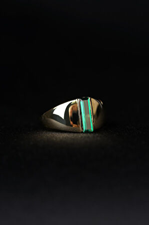 14 Ayar Altın Yeşil Baget Taşlı Erkek Yüzük