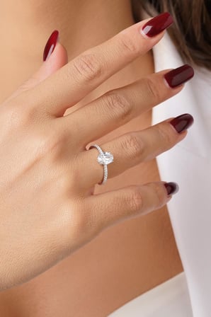 14 Ayar Altın Oval Baget Taşlı Yüzük