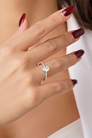 14 Ayar Altın Oval Baget Taşlı Yüzük