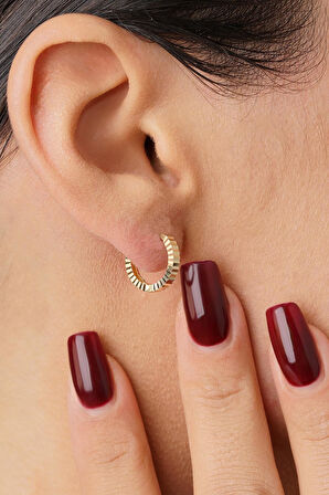 14 Ayar Altın Kalem İşlemeli Işıltı Halka Küpe Mini