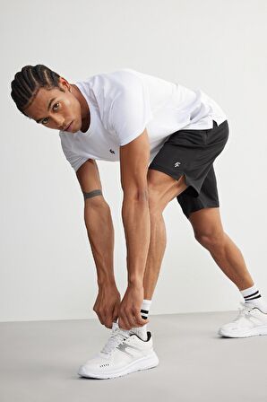 DeFactoFit Hızlı Kuruyan Slim Fit Dar Kesim Sporcu Standart Paça Şort V3030AZ25SPBK81