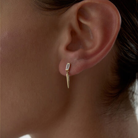 Dikdörtgen Taşlı Keskin Küpe