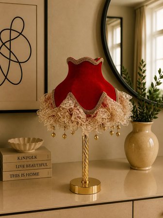 Kırmızı Kadife Kaplı Fransız Dantel Süsleme Klasik Model Abajur