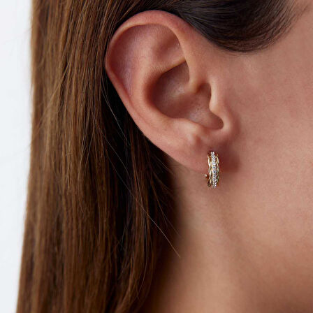 Burma Taşlı J Küpe