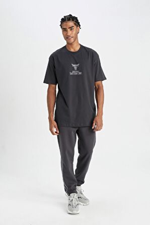 DeFactoFit NBA Chicago Bulls Standart Fit Bisiklet Yaka Pamuklu Kısa Kollu Tişört C9264AX24AUAR231
