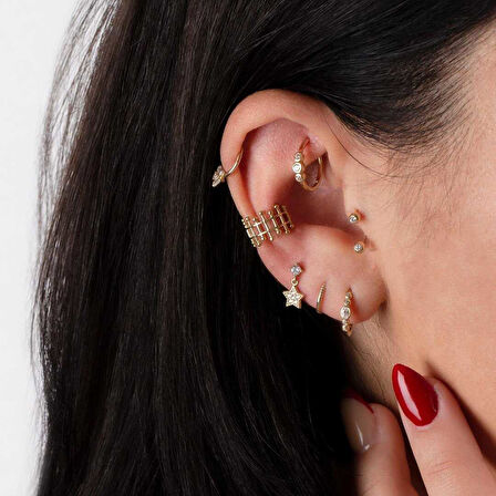 Alttan Üç Taşlı Helix Piercing
