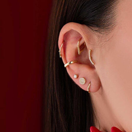 On Bir Taşlı Minimal Tragus Piercing