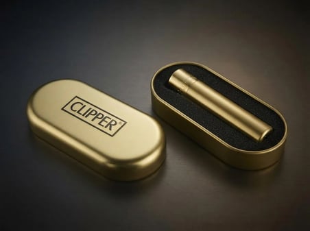 Clipper Gold Gaz Doldurulabilir Metal Çakmak ve Özel Logolu Metal Kutulu Set