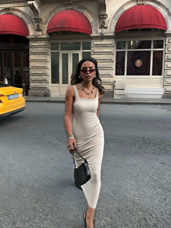 Ekru Askılı Yırtmaçlı Elbise