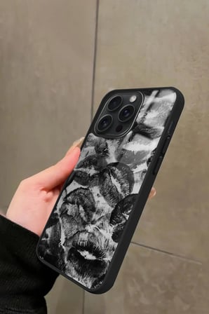 Apple iPhone 12 Pro Max Uyumlu Dudak Tasarımlı Parlak Silikon Kılıf