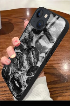 Apple iPhone 13 Uyumlu Dudak Tasarımlı Parlak Silikon Kılıf