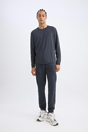 DeFactoFit Standart Fit Bisiklet Yaka Sporcu Uzun Kollu Basic Düz Tişört D1894AX24AUAR231