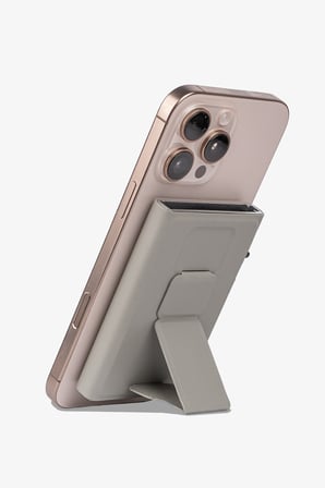 Rado Mekanızmalı MagSafe Uyumlu Kartlık - Kişiye Özel İsim Baskılı