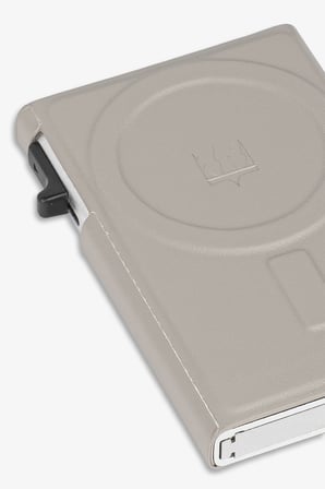 Rado Mekanızmalı MagSafe Uyumlu Kartlık - Kişiye Özel İsim Baskılı