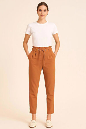 ACZA – Kadın Tarçın Rengi Bağcıklı Kumaş Pantolon (Dar Paça – Rahat Kalıp)