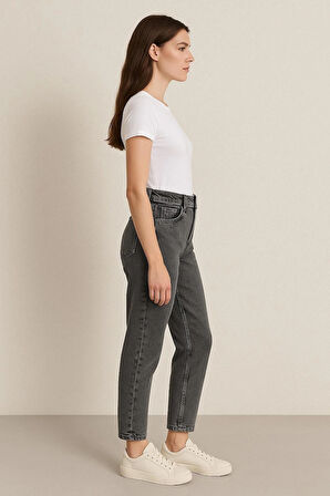 ACZA – Kadın Gri Yüksek Bel Mom Jean Pantolon (Taşlanmış Denim)