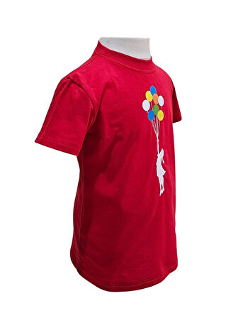 Çocuk ve Balonlar Temalı Kırmızı Tişört