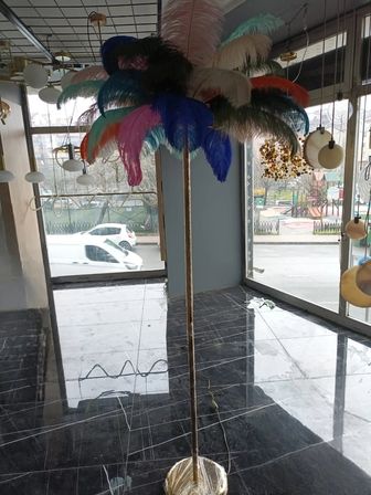 Gökkuşağı Deve Kuşu Tüyü Lambader