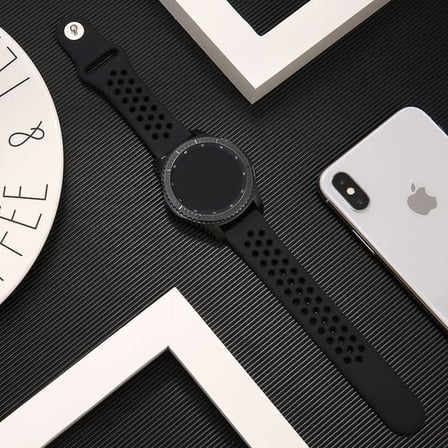 Huawei GT2 46mm 22mm Uyumlu Kordon Silikon Esnek Yumuşak Delikli Spor KRD-02 Kayış