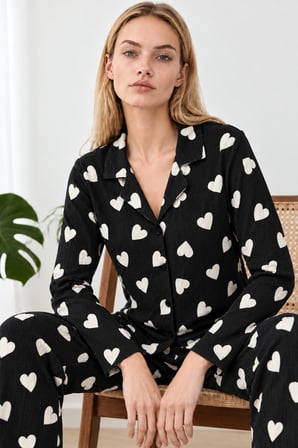 Night Siyah Kadın Kalpli Gömlek Yaka Pijama Takımı 4824