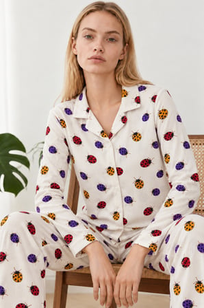 Night Beyaz Kadın Uğur Böcekli Gömlek Yaka Pijama Takımı 4827