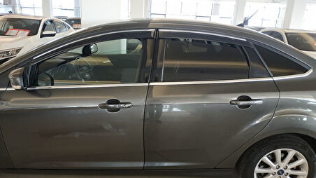 Ford Focus 2012+ Cam Rüzgarlığı