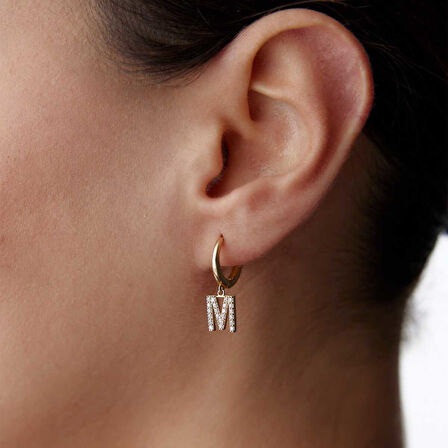 Taşlı Harf Sallantılı Küpe