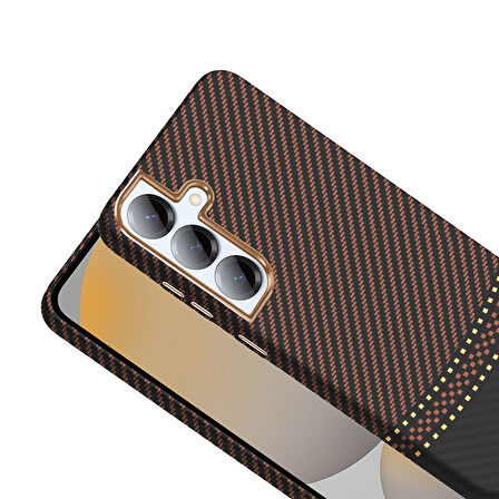 Galaxy S25 Kılıf M-safe Şarj Özellikli Karbon Fiber Görünümlü Gros Kapak Gold-Siyah
