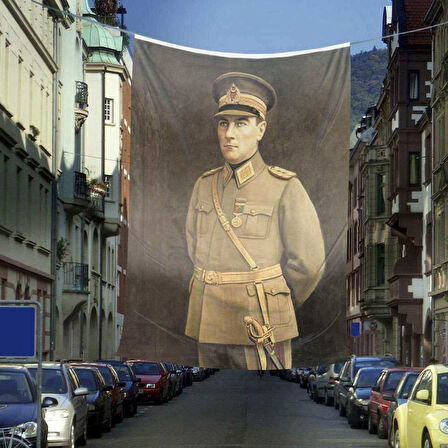 Üniformalı Gazi Mustafa Kemal Atatürk Dış Cephe Poster Bayrağı -600x900 Cm