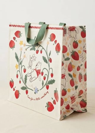 Winnie The Pooh Çilek Desenli Çok Amaçlı Alışveriş Çantası
