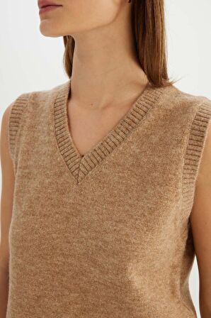DeFacto Regular Fit V Yaka Basic Düz Premium Triko Süveter C9048AX24WNBG474