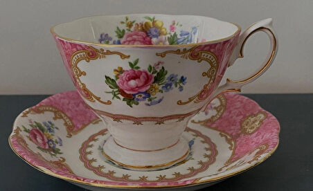 Vintage Royal Albert Lady Carlyle  İngiliz Çay Fincanı