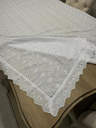 Brode Nakış Işlemeli Dertsiz Masa Örtüsü 150X250