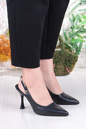 Fort 086-5047 Fls Önü Kapalı Taşlı Toka Detaylı Arkası Açık Topuklu Ayakkabı